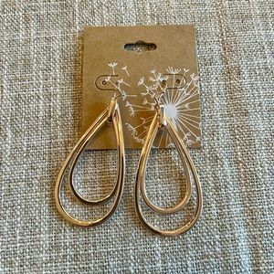 NWT Rose Gold Fashion Elongated Double Front Loops